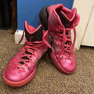 Nike Hyperdunk breast cancer edition